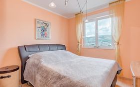 The Best Old Town View Apartment, 5 Min Walk, Parking